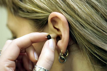 Come usare un micro auricolare - microauricolari.it